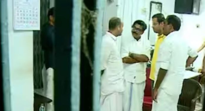 കോതമംഗലത്തെ പ്രതിഷേധം ; കോണ്ഗ്രസ് നേതാക്കളെ ഇന്ന് കോടതിയിൽ ഹാജരാകും കോതമംഗലത്തെ പ്രതിഷേധം ; കോണ്ഗ്രസ് നേതാക്കളെ ഇന്ന് കോടതിയിൽ ഹാജരാകും