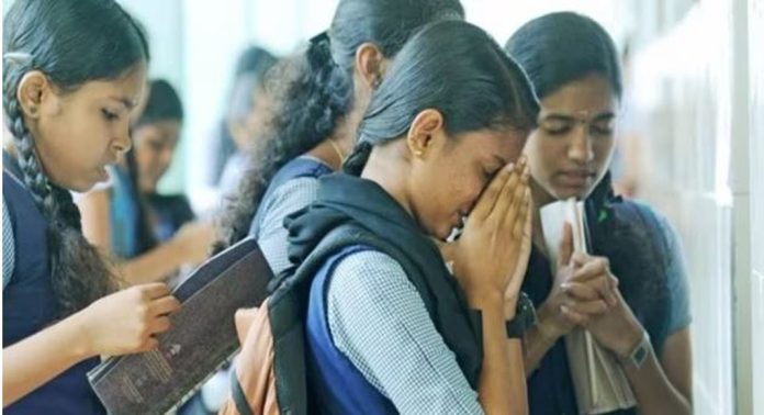 ഓൾ ദി ബെസ്റ്റ് ; ഹയർ സെക്കൻഡറി, വിഎച്ച്എസ്ഇ പരീക്ഷകൾക്ക് ഇന്ന് തുടക്കം ഓൾ ദി ബെസ്റ്റ് ; ഹയർ സെക്കൻഡറി, വിഎച്ച്എസ്ഇ പരീക്ഷകൾക്ക് ഇന്ന് തുടക്കം