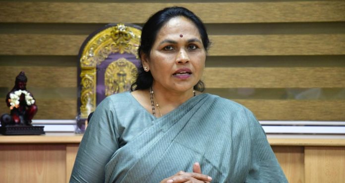 കേന്ദ്രമന്ത്രിയുടെ വിദ്വേഷപരാമർശം ; തിരഞ്ഞെടുപ്പ് കമ്മിഷൻ വിശദീകരണം തേടി കേന്ദ്രമന്ത്രിയുടെ വിദ്വേഷപരാമർശം ; തിരഞ്ഞെടുപ്പ് കമ്മിഷൻ വിശദീകരണം തേടി