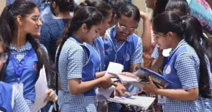 പ്ലസ് ടു വിദ്യാർഥികൾക്ക് ബോധവൽക്കരണവുമായി സർക്കാർ ; പ്രത്യേക ക്യാമ്പയിൻ സംഘടിപ്പിക്കും പ്ലസ് ടു വിദ്യാർഥികൾക്ക് ബോധവൽക്കരണവുമായി സർക്കാർ ; പ്രത്യേക ക്യാമ്പയിൻ സംഘടിപ്പിക്കും
