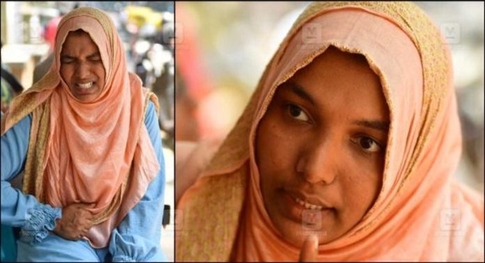 ശസ്ത്രക്രിയക്കിടെ വയറ്റിൽ കത്രിക കുടുങ്ങിയ സംഭവം ; വീണ്ടും വയറുവേദനയുമായി ഹർഷിന ആശുപത്രിയിൽ ചികിത്സ തേടി ശസ്ത്രക്രിയക്കിടെ വയറ്റിൽ കത്രിക കുടുങ്ങിയ സംഭവം ; വീണ്ടും വയറുവേദനയുമായി ഹർഷിന ആശുപത്രിയിൽ ചികിത്സ തേടി