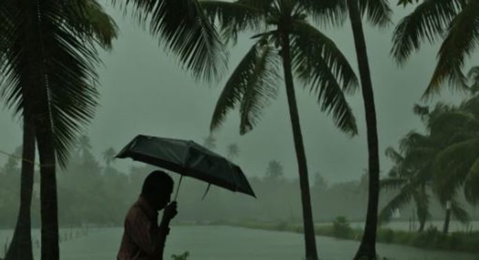 കൊടുംചൂടിൽ തെല്ലൊരു ആശ്വാസം ; കേരളത്തിൽ വേനൽമഴ, ഇന്ന് അഞ്ച് ജില്ലകളിൽ മഴയ്ക്ക് സാധ്യത കൊടുംചൂടിൽ തെല്ലൊരു ആശ്വാസം ; കേരളത്തിൽ വേനൽമഴ, ഇന്ന് അഞ്ച് ജില്ലകളിൽ മഴയ്ക്ക് സാധ്യത