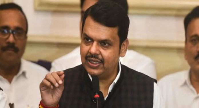 ദേവേന്ദ്ര ഫഡ്നാവിസിനെതിരെ വധഭീഷണി മുഴക്കി ; രണ്ടുപേർ കസ്റ്റഡിയിൽ ദേവേന്ദ്ര ഫഡ്നാവിസിനെതിരെ വധഭീഷണി മുഴക്കി ; രണ്ടുപേർ കസ്റ്റഡിയിൽ