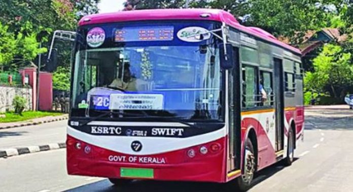 ഇ-ബസുകളുടെ നിരക്ക് വർധിപ്പിച്ചു ; യാത്രക്കാർ പ്രതിസന്ധിയിൽ ഇ-ബസുകളുടെ നിരക്ക് വർധിപ്പിച്ചു ; യാത്രക്കാർ പ്രതിസന്ധിയിൽ