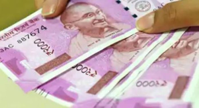 ഫർണിച്ചർ സ്ഥാപന ഉടമ വന് സാമ്പത്തിക തട്ടിപ്പ് നടത്തിയെന്ന് പരാതി ഫർണിച്ചർ സ്ഥാപന ഉടമ വന് സാമ്പത്തിക തട്ടിപ്പ് നടത്തിയെന്ന് പരാതി