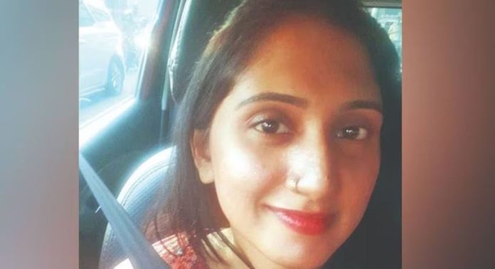 സ്റ്റോക്ക് മാർക്കറ്റ് ട്രേഡിങ്ങിലൂടെ തട്ടിപ്പ് ; യുവതി അറസ്റ്റിൽ സ്റ്റോക്ക് മാർക്കറ്റ് ട്രേഡിങ്ങിലൂടെ തട്ടിപ്പ് ; യുവതി അറസ്റ്റിൽ