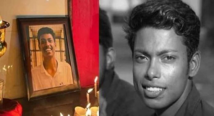 അഭിമന്യു വധക്കേസ് ; പുതിയ രേഖകൾ തയ്യാറാക്കാനൊരുങ്ങി പ്രോസിക്യൂഷൻ അഭിമന്യു വധക്കേസ് ; പുതിയ രേഖകൾ തയ്യാറാക്കാനൊരുങ്ങി പ്രോസിക്യൂഷൻ