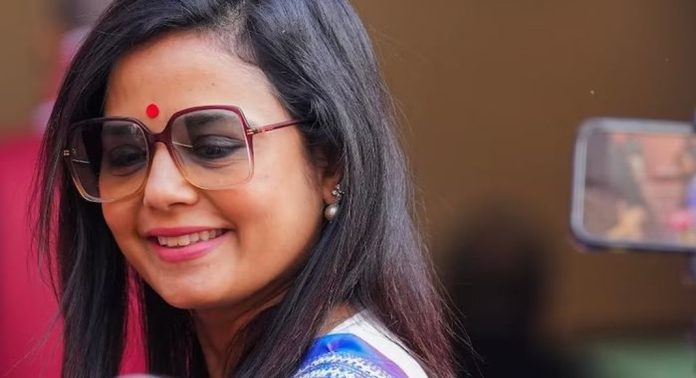 സി.ബി.ഐ റെയ്ഡ് ; ബി.ജെ.പിയെ അതിരൂക്ഷമായി പരിഹസിച്ച് മഹുവ മൊയ്ത്ര സി.ബി.ഐ റെയ്ഡ് ; ബി.ജെ.പിയെ അതിരൂക്ഷമായി പരിഹസിച്ച് മഹുവ മൊയ്ത്ര