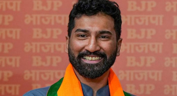 ലോക്സഭാ തെരഞ്ഞെടുപ്പ് ; പത്തനംതിട്ടയില് അനില് ആന്റണിയിലൂടെ പുത്തന് പരീക്ഷണത്തിന് ഒരുങ്ങി ബിജെപി, ആവേശത്തിൽ പ്രവർത്തകർ…! ലോക്സഭാ തെരഞ്ഞെടുപ്പ് ; പത്തനംതിട്ടയില് അനില് ആന്റണിയിലൂടെ പുത്തന് പരീക്ഷണത്തിന് ഒരുങ്ങി ബിജെപി, ആവേശത്തിൽ പ്രവർത്തകർ…!