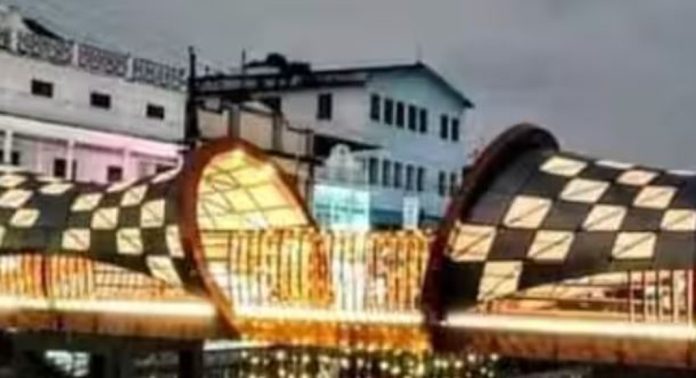 ആലപ്പുഴ നഗരത്തിൽ പൂർത്തിയാക്കിയ ഇരുമ്പുപാലം ഉദ്ഘാടനം ചെയ്തു ആലപ്പുഴ നഗരത്തിൽ പൂർത്തിയാക്കിയ ഇരുമ്പുപാലം ഉദ്ഘാടനം ചെയ്തു