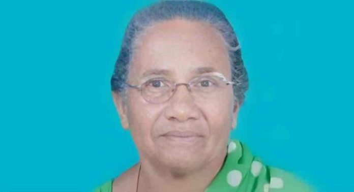 അവർ മൃതദേഹത്തോട് അനാദരവ് കാണിച്ചില്ല ; കോൺഗ്രസ് പ്രതിഷേധത്തിൽ പ്രതികരിച്ച് ഇന്ദിരയുടെ കുടുംബം അവർ മൃതദേഹത്തോട് അനാദരവ് കാണിച്ചില്ല ; കോൺഗ്രസ് പ്രതിഷേധത്തിൽ പ്രതികരിച്ച് ഇന്ദിരയുടെ കുടുംബം