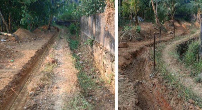പുറമ്പോക്ക് ഭൂമി കയ്യേറി അനധികൃത ചുറ്റുമതിൽ നിർമ്മാണം ; നഗരസഭ ‘സ്റ്റോപ്പ് മെമ്മോ’ നൽകിയിട്ടും നിർമ്മാണം തുടരുന്നതായി പരാതി പുറമ്പോക്ക് ഭൂമി കയ്യേറി അനധികൃത ചുറ്റുമതിൽ നിർമ്മാണം ; നഗരസഭ ‘സ്റ്റോപ്പ് മെമ്മോ’ നൽകിയിട്ടും നിർമ്മാണം തുടരുന്നതായി പരാതി