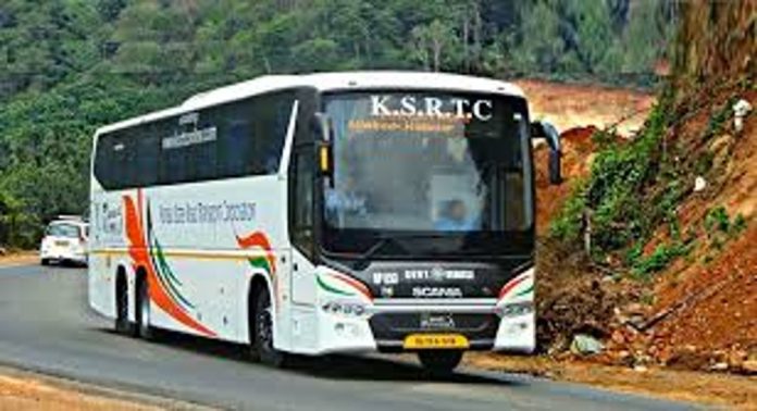 കെ.എസ്.ആര്.ടി.സി സ്കാനിയ ബസ് അഴുക്കുചാലിൽ കുടുങ്ങി; താമരശ്ശേരി ചുരത്തിൽ ഗതാഗത തടസം കെ.എസ്.ആര്.ടി.സി സ്കാനിയ ബസ് അഴുക്കുചാലിൽ കുടുങ്ങി; താമരശ്ശേരി ചുരത്തിൽ ഗതാഗത തടസം