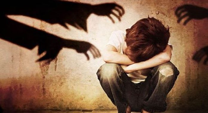 കൊല്ലത്ത് ആൺകുട്ടികളെ പ്രകൃതിവിരുദ്ധ പീഡനത്തിനിരയാക്കി ; പ്രതികൾ അറസ്റ്റിൽ കൊല്ലത്ത് ആൺകുട്ടികളെ പ്രകൃതിവിരുദ്ധ പീഡനത്തിനിരയാക്കി ; പ്രതികൾ അറസ്റ്റിൽ
