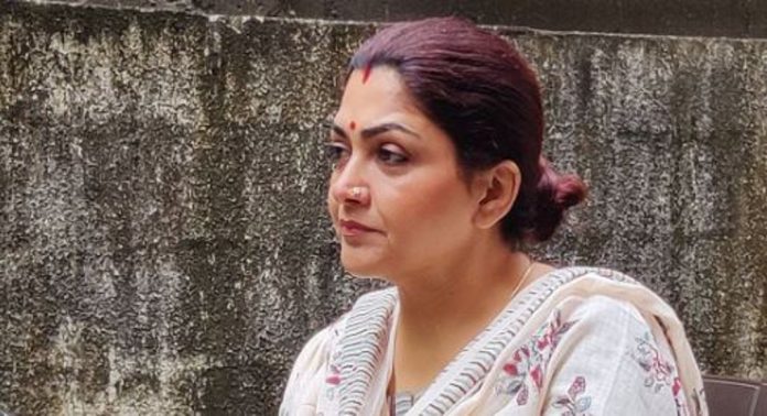 വനിതാശാക്തീകരണ പദ്ധതിയെ അധിക്ഷേപിച്ചു ; തമിഴ്നാട്ടിൽ ഖുഷ്ബുവിനെതിരെ വ്യാപക പ്രതിഷേധം വനിതാശാക്തീകരണ പദ്ധതിയെ അധിക്ഷേപിച്ചു ; തമിഴ്നാട്ടിൽ ഖുഷ്ബുവിനെതിരെ വ്യാപക പ്രതിഷേധം