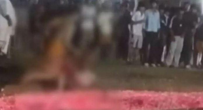 പ്രാകൃത വിശ്വാസം ; ആലത്തൂരില് ക്ഷേത്രത്തിലെ കനല്ചാട്ട ചടങ്ങിനിടെ വിദ്യാര്ത്ഥിക്ക് പൊള്ളലേറ്റു, ഞെട്ടൽ വിട്ടുമാറാതെ ഭക്തർ…! പ്രാകൃത വിശ്വാസം ; ആലത്തൂരില് ക്ഷേത്രത്തിലെ കനല്ചാട്ട ചടങ്ങിനിടെ വിദ്യാര്ത്ഥിക്ക് പൊള്ളലേറ്റു, ഞെട്ടൽ വിട്ടുമാറാതെ ഭക്തർ…!
