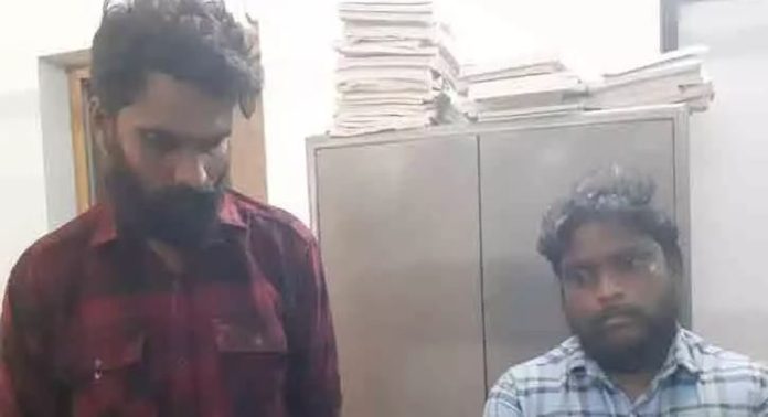 തിരുവല്ലയിൽ 14 വയസ്സുകാരിക്ക് നേരെ ലൈംഗികാതിക്രമം ; പ്രതികൾ പിടിയിൽ തിരുവല്ലയിൽ 14 വയസ്സുകാരിക്ക് നേരെ ലൈംഗികാതിക്രമം ; പ്രതികൾ പിടിയിൽ