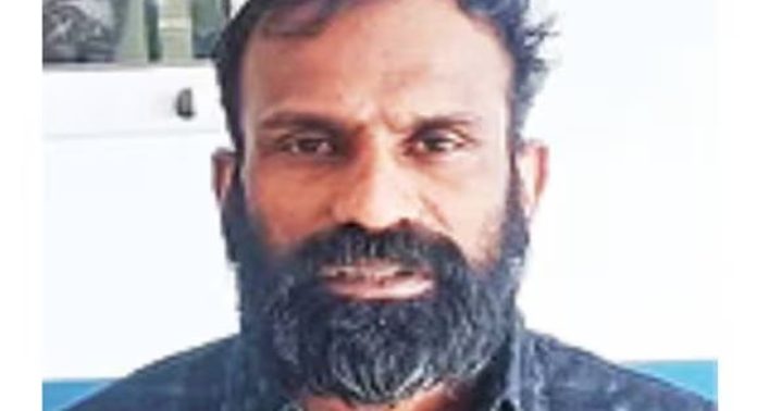 സംശയത്തെത്തുടര്ന്ന് ഭാര്യയുടെ സുഹൃത്തിനെ തലയ്ക്കടിച്ച് കൊലപ്പെടുത്തി ; പ്രതിക്ക് ശിക്ഷ വിധിച്ച് കോടതി സംശയത്തെത്തുടര്ന്ന് ഭാര്യയുടെ സുഹൃത്തിനെ തലയ്ക്കടിച്ച് കൊലപ്പെടുത്തി ; പ്രതിക്ക് ശിക്ഷ വിധിച്ച് കോടതി