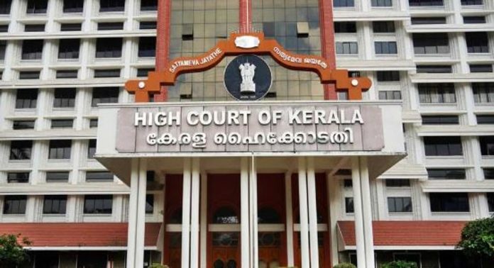 മാപ്പാക്കണം ; അഭിഭാഷകനോട് മോശമായി പെരുമാറി, പിന്നാലെ ഹൈക്കോടതിയിൽ മാപ്പപേക്ഷ എഴുതി നൽകി എസ്ഐ മാപ്പാക്കണം ; അഭിഭാഷകനോട് മോശമായി പെരുമാറി, പിന്നാലെ ഹൈക്കോടതിയിൽ മാപ്പപേക്ഷ എഴുതി നൽകി എസ്ഐ
