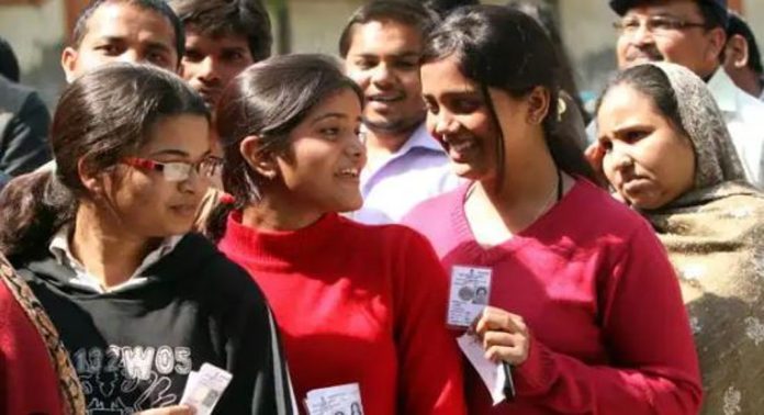 ലോക്സഭാ തിരഞ്ഞെടുപ്പ് പ്രഖ്യാപനം നാളെ വൈകീട്ട് മൂന്ന് മണിക്ക് ; വൻ ആകാംക്ഷയിൽ രാഷ്ട്രീയപാർട്ടികൾ ലോക്സഭാ തിരഞ്ഞെടുപ്പ് പ്രഖ്യാപനം നാളെ വൈകീട്ട് മൂന്ന് മണിക്ക് ; വൻ ആകാംക്ഷയിൽ രാഷ്ട്രീയപാർട്ടികൾ