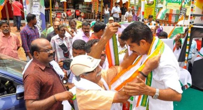 പദയാത്രകളും കൺവെൻഷനുകളുമായി കളം നിറഞ്ഞ് സ്ഥാനാർത്ഥികൾ പദയാത്രകളും കൺവെൻഷനുകളുമായി കളം നിറഞ്ഞ് സ്ഥാനാർത്ഥികൾ