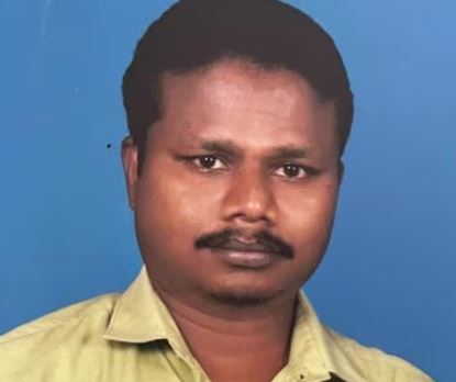 കടമ്പനാട് വില്ലേജ് ഓഫീസറെ വീടിനുള്ളിൽ ജീവനൊടുക്കിയ നിലയിൽ കണ്ടെത്തി കടമ്പനാട് വില്ലേജ് ഓഫീസറെ വീടിനുള്ളിൽ ജീവനൊടുക്കിയ നിലയിൽ കണ്ടെത്തി