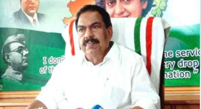 കണ്ണൂര് ലോക്സഭാ മണ്ഡലത്തില് സ്വതന്ത്ര സ്ഥാനാര്ഥിയായി മത്സരിക്കാനുള്ള തീരുമാനത്തിൽ നിന്ന് മമ്പറം ദിവാകരന് പിന്മാറിയതായി റിപ്പോർട്ടുകൾ കണ്ണൂര് ലോക്സഭാ മണ്ഡലത്തില് സ്വതന്ത്ര സ്ഥാനാര്ഥിയായി മത്സരിക്കാനുള്ള തീരുമാനത്തിൽ നിന്ന് മമ്പറം ദിവാകരന് പിന്മാറിയതായി റിപ്പോർട്ടുകൾ