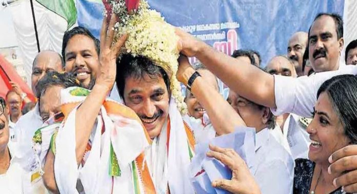 ലോക്സഭാ തെരഞ്ഞെടുപ്പ് ; ആലപ്പുഴ മണ്ഡലത്തിൽ കെ.സി. വേണുഗോപാലിന് വൻ വരവേൽപ്പ്, ഒറ്റ ദിവസം, 6 നിയമസഭാ മണ്ഡലങ്ങൾ പിന്നിട്ടു ലോക്സഭാ തെരഞ്ഞെടുപ്പ് ; ആലപ്പുഴ മണ്ഡലത്തിൽ കെ.സി. വേണുഗോപാലിന് വൻ വരവേൽപ്പ്, ഒറ്റ ദിവസം, 6 നിയമസഭാ മണ്ഡലങ്ങൾ പിന്നിട്ടു