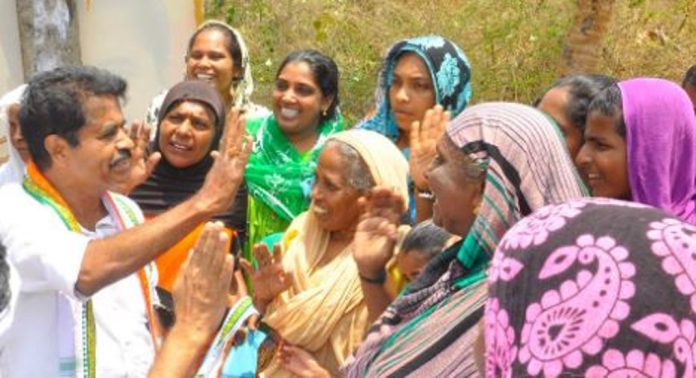 ആറ്റിങ്ങലിൽ ആവേശമായി അടൂർ പ്രകാശ് ആറ്റിങ്ങലിൽ ആവേശമായി അടൂർ പ്രകാശ്