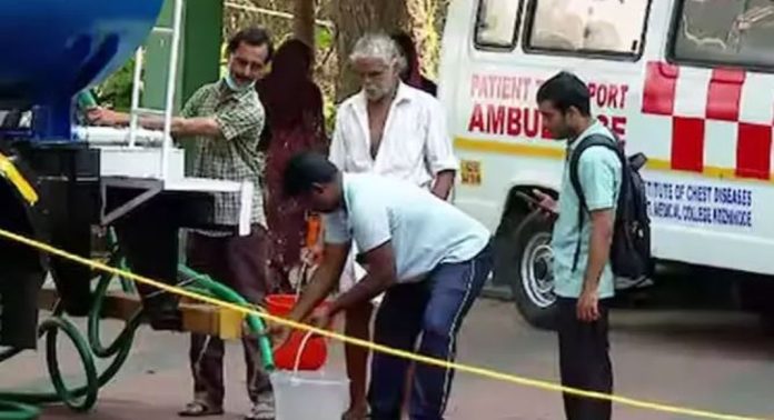 കോഴിക്കോട് മെഡിക്കൽ കോളജിലെ ജല വിതരണം വീണ്ടും നിലച്ചു ; രോഗികൾ വലയുന്നു കോഴിക്കോട് മെഡിക്കൽ കോളജിലെ ജല വിതരണം വീണ്ടും നിലച്ചു ; രോഗികൾ വലയുന്നു