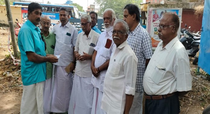 മെമ്പർഷിപ്പ് വിതരണം ചെയ്തു മെമ്പർഷിപ്പ് വിതരണം ചെയ്തു