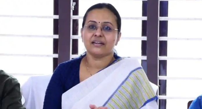 സ്ത്രീ ധനം കൊടുക്കുന്നവരേയും വാങ്ങുന്നവരേയും ഒറ്റപ്പെടുത്തണം ; ആരോഗ്യമന്ത്രി വീണാ ജോർജ് സ്ത്രീ ധനം കൊടുക്കുന്നവരേയും വാങ്ങുന്നവരേയും ഒറ്റപ്പെടുത്തണം ; ആരോഗ്യമന്ത്രി വീണാ ജോർജ്