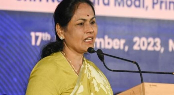 വിദ്വേഷ പരാമര്ശം ; ഒടുവിൽ തമിഴ് ജനതയോട് മാപ്പ് ചോദിച്ച് കേന്ദ്ര കൃഷി സഹമന്ത്രി വിദ്വേഷ പരാമര്ശം ; ഒടുവിൽ തമിഴ് ജനതയോട് മാപ്പ് ചോദിച്ച് കേന്ദ്ര കൃഷി സഹമന്ത്രി