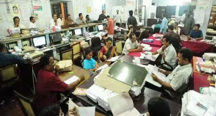 സർക്കാർ ജീവനക്കാരുടെ ലീവ് സറണ്ടർ അനുവദിച്ചതായി ധനമന്ത്രി സർക്കാർ ജീവനക്കാരുടെ ലീവ് സറണ്ടർ അനുവദിച്ചതായി ധനമന്ത്രി