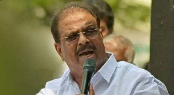കൊട്ടിക്കലാശത്തിന്റെ ഭാഗമായി കണ്ണൂരില് നടന്ന റോഡ് ഷോക്കിടെ ബിജെപിക്കെതിരെ തുറന്നടിച്ച് കെ സുധാകരൻ കൊട്ടിക്കലാശത്തിന്റെ ഭാഗമായി കണ്ണൂരില് നടന്ന റോഡ് ഷോക്കിടെ ബിജെപിക്കെതിരെ തുറന്നടിച്ച് കെ സുധാകരൻ