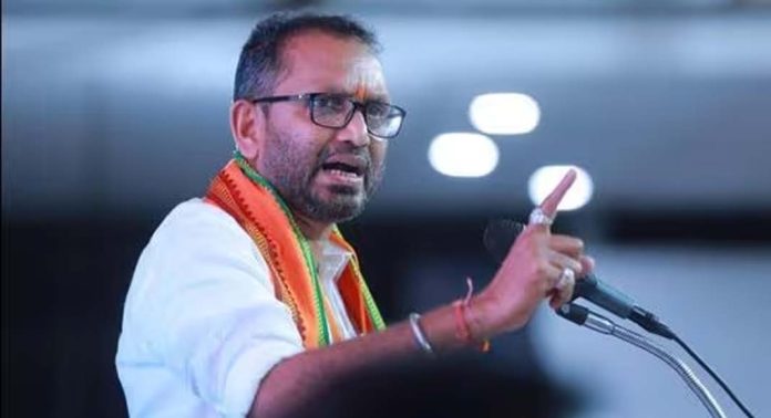 സി പി എം സമ്പൂർണ തകർച്ചയിലേക്ക് പോവുകയാണ് , അതിന്റെ തെളിവാണ് ഇ പി ജയരാജൻ്റെ വെളിപ്പെടുത്തലുകൾ : കെ സുരേന്ദ്രൻ സി പി എം സമ്പൂർണ തകർച്ചയിലേക്ക് പോവുകയാണ് , അതിന്റെ തെളിവാണ് ഇ പി ജയരാജൻ്റെ വെളിപ്പെടുത്തലുകൾ : കെ സുരേന്ദ്രൻ