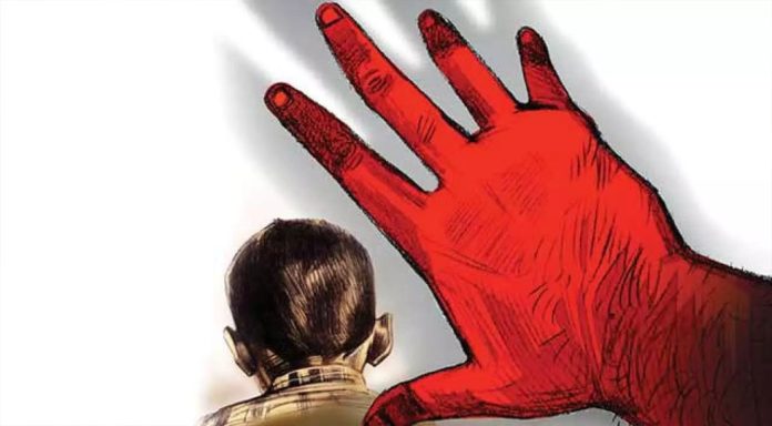 നെടുങ്കണ്ടത്തിന് സമീപം മഞ്ഞപ്പെട്ടിയില് ആറുവയസുകാരനെ തട്ടിക്കൊണ്ടുപോകാന് ശ്രമം നെടുങ്കണ്ടത്തിന് സമീപം മഞ്ഞപ്പെട്ടിയില് ആറുവയസുകാരനെ തട്ടിക്കൊണ്ടുപോകാന് ശ്രമം