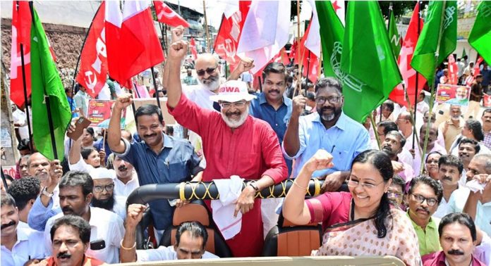 നാലു തവണ എം.എല്.എയും രണ്ടു തവണ ധനമന്ത്രിയുമായിരുന്ന തോമസ് ഐസക്കിന് സ്വന്തമായി വീടും ഭൂമിയുമില്ല : ആകെ സ്വത്ത് 20,000 പുസ്തകങ്ങള് നാലു തവണ എം.എല്.എയും രണ്ടു തവണ ധനമന്ത്രിയുമായിരുന്ന തോമസ് ഐസക്കിന് സ്വന്തമായി വീടും ഭൂമിയുമില്ല : ആകെ സ്വത്ത് 20,000 പുസ്തകങ്ങള്
