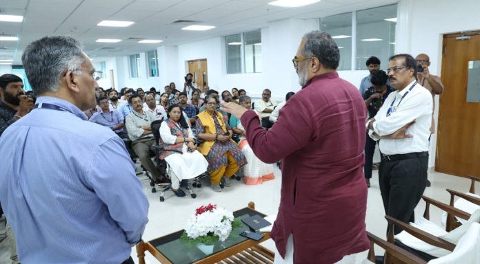തിരുവനന്തപുരത്തെ ഇന്നൊവേഷൻ കേന്ദ്രമാക്കുന്നതിൽ ചിത്തിര തിരുനാൾ ഇൻസ്റ്റിറ്റ്യൂട്ടിന്റെ പങ്ക് മഹത്തരം : രാജീവ് ചന്ദ്രശേഖർ തിരുവനന്തപുരത്തെ ഇന്നൊവേഷൻ കേന്ദ്രമാക്കുന്നതിൽ ചിത്തിര തിരുനാൾ ഇൻസ്റ്റിറ്റ്യൂട്ടിന്റെ പങ്ക് മഹത്തരം : രാജീവ് ചന്ദ്രശേഖർ