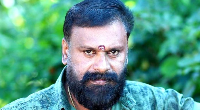തോട്ടിലേക്ക് ബുള്ളറ്റ് മറിഞ്ഞ് അപകടം ; സ്റ്റുഡിയോ ഉടമ മരിച്ചു തോട്ടിലേക്ക് ബുള്ളറ്റ് മറിഞ്ഞ് അപകടം ; സ്റ്റുഡിയോ ഉടമ മരിച്ചു