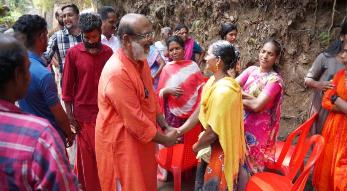 ജാതി സര്ട്ടിഫിക്കറ്റ് ലഭിക്കുന്നില്ല ; ഡോ. തോമസ് ഐസകിന് മുന്നില് പരാതിയുമായി മലൈപണ്ടാര വിഭാഗം ജാതി സര്ട്ടിഫിക്കറ്റ് ലഭിക്കുന്നില്ല ; ഡോ. തോമസ് ഐസകിന് മുന്നില് പരാതിയുമായി മലൈപണ്ടാര വിഭാഗം