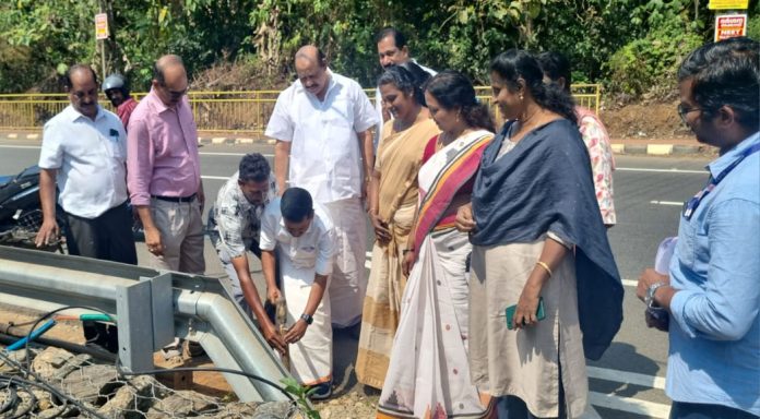 റാന്നി എസ് സി സ്കൂളിന് മുന്നിലെ പാലത്തിൻ്റെ നിർമ്മാണം ആരംഭിച്ചു റാന്നി എസ് സി സ്കൂളിന് മുന്നിലെ പാലത്തിൻ്റെ നിർമ്മാണം ആരംഭിച്ചു