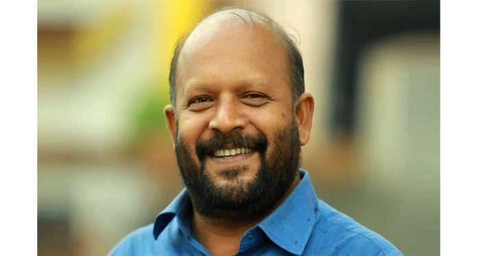 ടൊവിനോ തോമസിന്റെ ചിത്രം പ്രചാരണത്തിന് ഉപയോഗിച്ച സംഭവം ; തൃശ്ശൂരിലെ ഇടത് സ്ഥാനാര്ത്ഥിക്കെതിരെ പരാതി ടൊവിനോ തോമസിന്റെ ചിത്രം പ്രചാരണത്തിന് ഉപയോഗിച്ച സംഭവം ; തൃശ്ശൂരിലെ ഇടത് സ്ഥാനാര്ത്ഥിക്കെതിരെ പരാതി