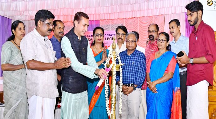 കാതോലിക്കേറ്റ് കോളേജിൽ പേരൻ്റ് ടീച്ചർ അസോസിയേഷൻ ഡേ സമുചിതമായി ആചരിച്ചു കാതോലിക്കേറ്റ് കോളേജിൽ പേരൻ്റ് ടീച്ചർ അസോസിയേഷൻ ഡേ സമുചിതമായി ആചരിച്ചു