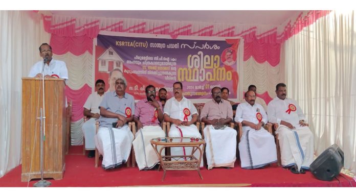 അകാലത്തിൽ പൊലിഞ്ഞ അജിയുടെ വീടിന് തറക്കല്ലിട്ടു അകാലത്തിൽ പൊലിഞ്ഞ അജിയുടെ വീടിന് തറക്കല്ലിട്ടു