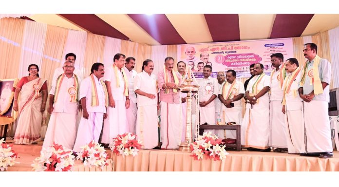 ശ്രീനാരായണ സ്തുപിക വാർഷികവും കൺവൻഷനും നടത്തി ശ്രീനാരായണ സ്തുപിക വാർഷികവും കൺവൻഷനും നടത്തി