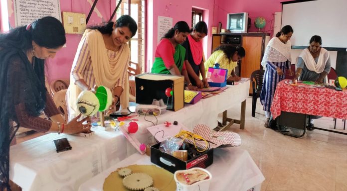 ഭിന്നശേഷി കുട്ടികൾക്കായി പഠനോപകരണങ്ങൾ നിർമ്മിച്ച് സ്പെഷ്യൽ എഡ്യൂക്കേറ്റർമാർ ഭിന്നശേഷി കുട്ടികൾക്കായി പഠനോപകരണങ്ങൾ നിർമ്മിച്ച് സ്പെഷ്യൽ എഡ്യൂക്കേറ്റർമാർ