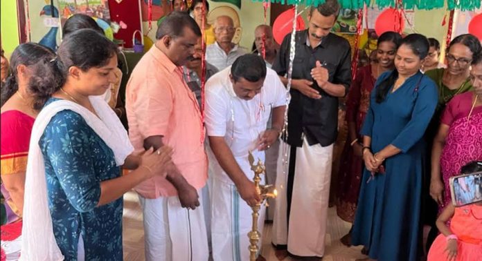 പെരിങ്ങര ഗ്രാമപഞ്ചായത്തില് സ്മാര്ട്ട് അങ്കണവാടി ഉദ്ഘാടനം നടത്തി പെരിങ്ങര ഗ്രാമപഞ്ചായത്തില് സ്മാര്ട്ട് അങ്കണവാടി ഉദ്ഘാടനം നടത്തി