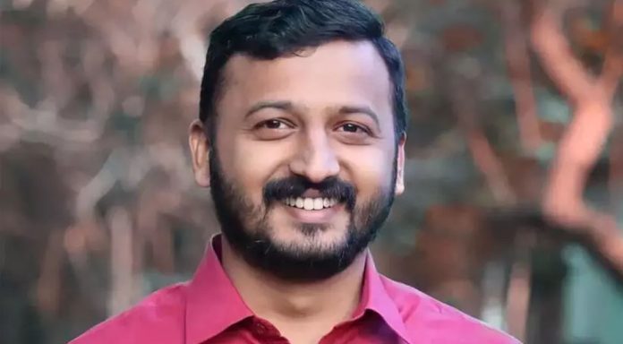 അർദ്ധരാത്രിയിലെ പ്രതിഷേധം ; രാഹുൽ മാങ്കൂട്ടത്തിൽ ഒന്നാം പ്രതി – യൂത്ത് കോൺഗ്രസ് നേതാക്കൾക്കെതിരെ കേസെടുത്ത് പോലീസ് അർദ്ധരാത്രിയിലെ പ്രതിഷേധം ; രാഹുൽ മാങ്കൂട്ടത്തിൽ ഒന്നാം പ്രതി – യൂത്ത് കോൺഗ്രസ് നേതാക്കൾക്കെതിരെ കേസെടുത്ത് പോലീസ്
