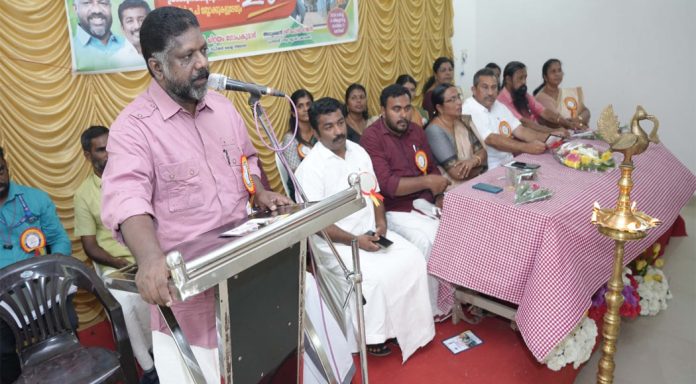സംസ്ഥാനസര്ക്കാര് ആരോഗ്യ രംഗത്ത് സൃഷ്ടിക്കുന്നത് വലിയ മുന്നേറ്റം : ഡെപ്യൂട്ടി സ്പീക്കര് ചിറ്റയം ഗോപകുമാര് സംസ്ഥാനസര്ക്കാര് ആരോഗ്യ രംഗത്ത് സൃഷ്ടിക്കുന്നത് വലിയ മുന്നേറ്റം : ഡെപ്യൂട്ടി സ്പീക്കര് ചിറ്റയം ഗോപകുമാര്